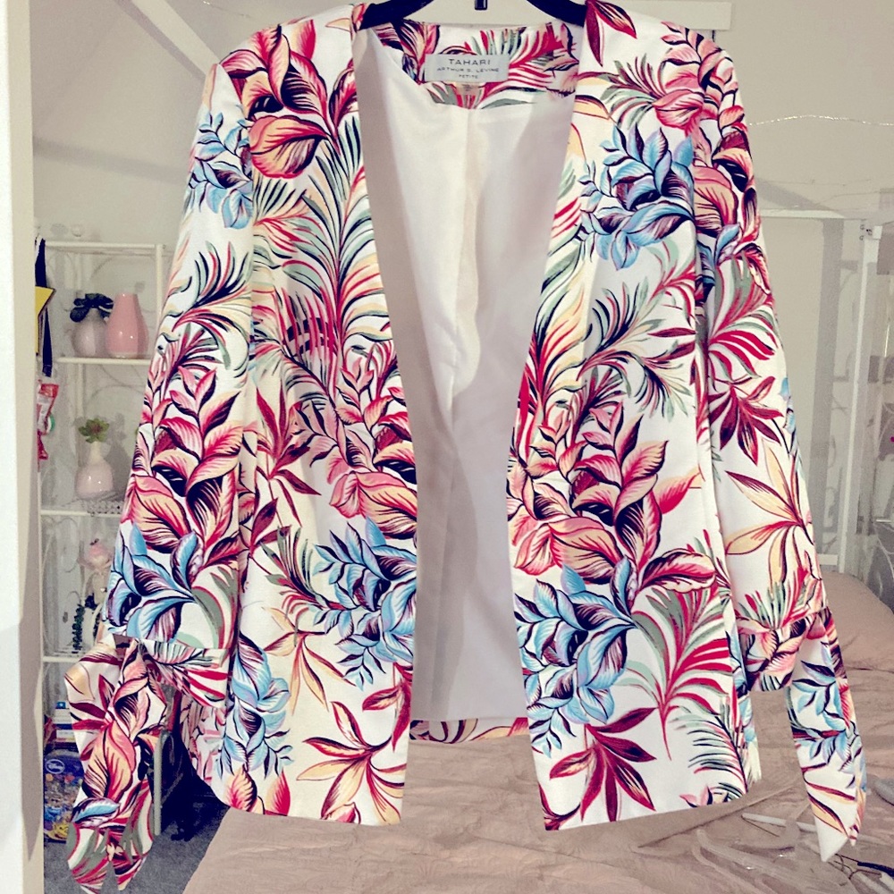Tahari Blazer